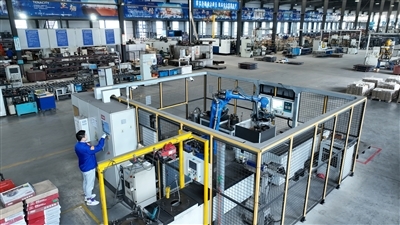 智能驅(qū)動，智造未來 黃山汽車零部件企業(yè)生產(chǎn)忙，機(jī)器人研發(fā)引領(lǐng)產(chǎn)業(yè)升級